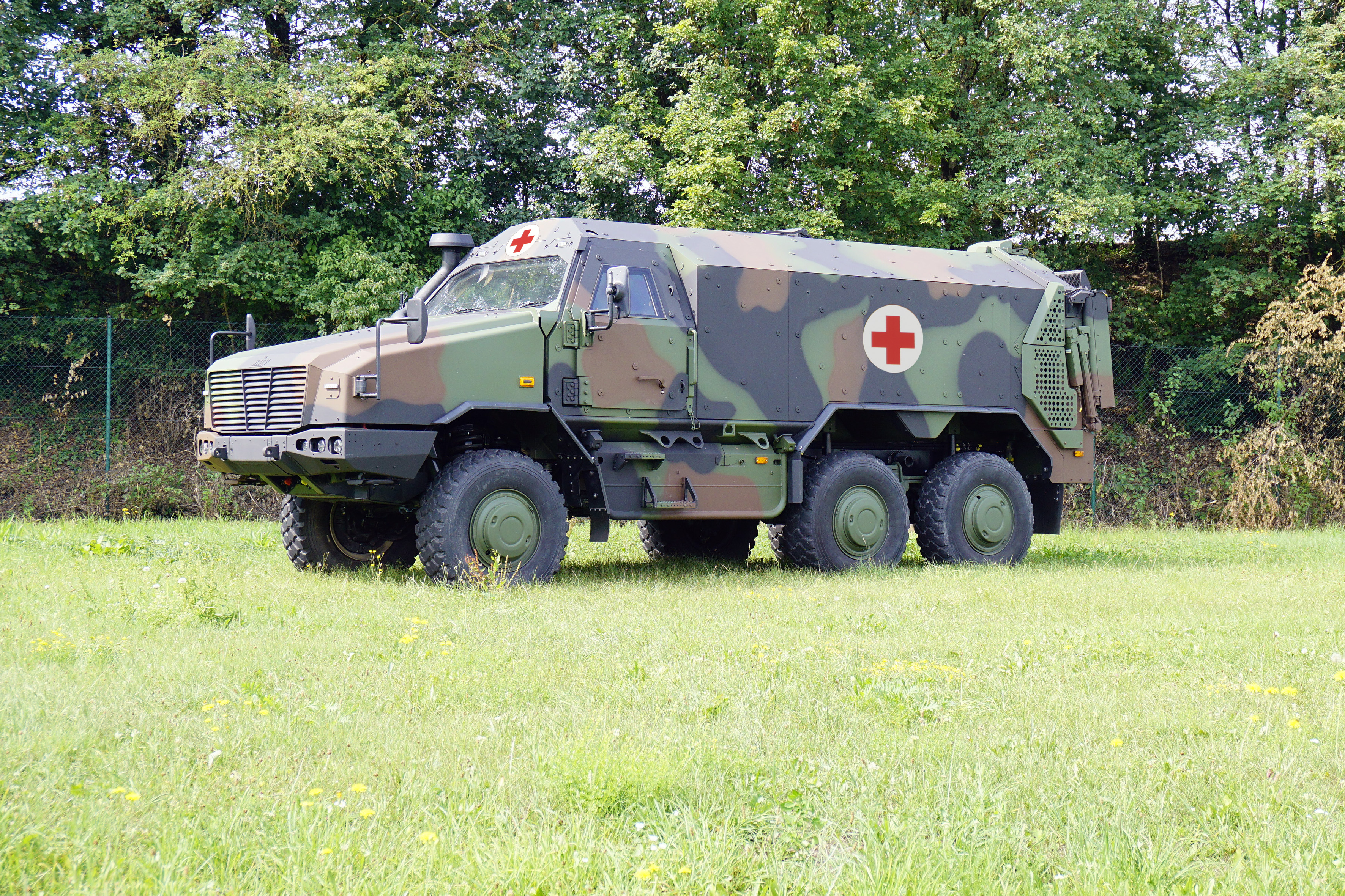 KMW-DINGO3-Ambulanz-6x6-01