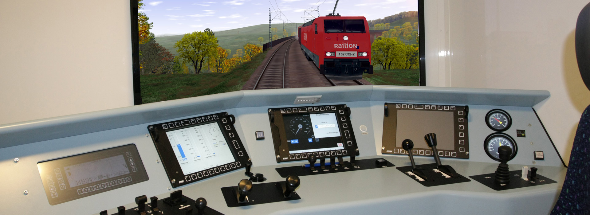 KMW-Simulatoren-Schiene-03